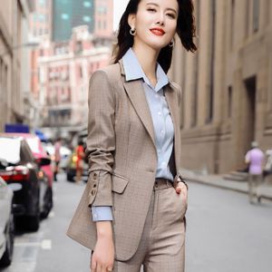 更多西服款式設(shè)計(jì)請(qǐng)來(lái)電索取